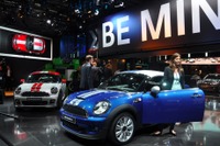 【フランクフルトモーターショー11】MINIは鮮やかに攻める 画像