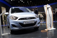 【フランクフルトモーターショー11】ヒュンダイ i10ブルーオン…韓国初の市販EV 画像