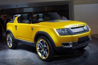 【フランクフルトモーターショー11】ランドローバー DC100スポーツ 詳細画像…オープンSUV 画像