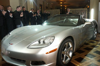 【ジュネーブモーターショー'04出品車】シボレー、6代目『コルベット』にコンバーチブル追加 画像