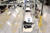 GM、天然ガスとガソリン併用のピックアップトラック発売へ 画像