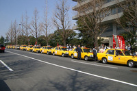 タクシーが監督官庁前を占拠!---労組が改善を訴え 画像