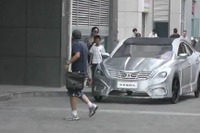 中国製ヒュンダイ、新型車に人力ペダル駆動［動画］ 画像
