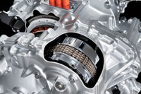 日産、中型FFハイブリッド車を2年後に投入 画像