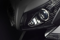 ヤマハ、大型スクーターの TMAX 新型を予告 画像
