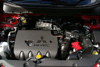 三菱、新エンジンとアイドルストップ機能で12％燃費改善 画像