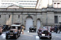 日本の道路の始点にクラシックカーが集合 日本橋架橋100周年 画像