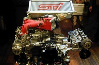 【新世代『インプレッサSTi』出撃】WRXのエンジンとはココが違う!! 画像
