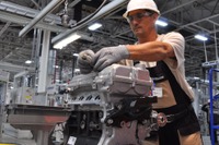 GM、ウズベキスタンにエンジン工場を開設 画像