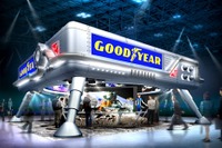 【東京モーターショー11】グッドイヤー、未来の宇宙のモビリティを訴求 画像