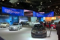 【ロサンゼルスモーターショー11】レクサス GS 新型、フルラインナップを展示 画像