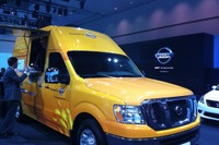 【ロサンゼルスモーターショー11】日産のフードトラックがやって来た…移動販売中 画像