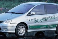 【スクープ】日産のハイブリッドカー『ティーノ』の燃費判明、数値は…… 画像