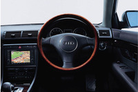 アウディ『A4』にウッドを多用した限定車 画像
