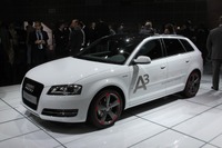 アウディ A3 e-tron 試乗…MT感覚で回生エネルギーをパドル操作、楽しさ追求 画像