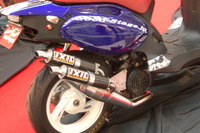 【東京モーターサイクルショー04】最新マフラーデザイン事情 画像