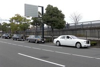 スピリット・オブ・エクスタシー100周年…新旧ロールスロイスが横浜をパレード 画像