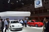 【東京モーターショー11】VWは日本仕様が発表された ザ・ビートル が主役 画像