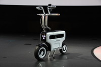 【東京モーターショー11】ホンダの次世代 モトコンポ、デモ走行あります 画像