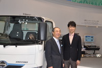 【東京モーターショー11】日野白井社長「トラックもバスもハイブリッドが当たり前の時代に」 画像