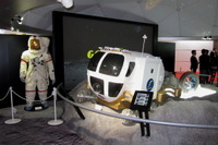 【東京モーターショー11】NASAとの共同開発をアピールするグッドイヤー 画像