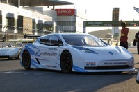 リーフNISMO RC…富士スピードウェイでファンに披露 画像
