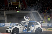 VWポロR WRC、4万人の観客を前にデモ走行 画像