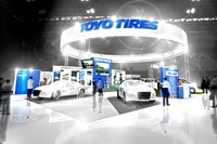 【東京オートサロン12】TOYOとNITTO、電力消費を大幅低減したブースを出展 画像