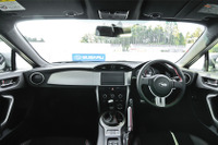 【スバル BRZ 試乗】シフトノブの縫い方までこだわった…インテリア 画像