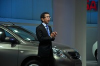 【デリーモーターショー12】日産 NV200 をインドローンチ、世界戦略車に 画像