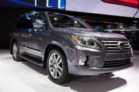 【デトロイトモーターショー12】ランクル200 のレクサス版、LX570…スピンドルグリル新採用 画像