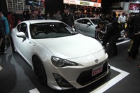 【東京オートサロン12】トヨタ、夏発売の iQ など15台 画像