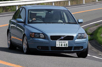 【ボルボS40/V50試乗】実直なまでのカッチリ感に満ち溢れているS40…小沢コージ 画像