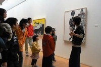 橋を渡って親子でアート鑑賞 3月3日 画像