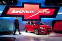 【デトロイトモーターショー12】シボレーブースは若者がターゲット…ソニック RS 画像