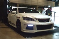 【東京オートサロン12】ハイブリッドスポーツ、ブリッツ CT200h…ローダウン&マフラーで武装 画像