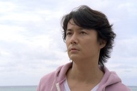 ダンロップ新CM、福山雅治が自然体で「始める。」 画像