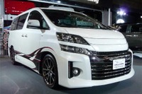 【東京オートサロン12】トヨタ ヴェルファイア にG'sコンセプト…迫力の表情 画像