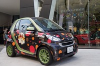 芸術祭で痛車の展示…スマートEV×魔法少女まどか☆マギカ 画像