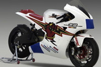 無限、EVバイクでマン島TTレースに参戦 画像