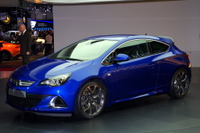 【ジュネーブモーターショー12】オペル アストラ に高性能なOPC…歴代最強の280ps 画像