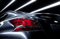 【ニューヨークモーターショー12】日産 アルティマ 新型…お尻が見えた!! 画像