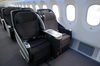 JAL、ボーイング787-8機材を受領…世界初スカイマンガ 画像