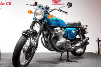 【東京モーターサイクルショー12】名車ホンダ CB 特設コーナ、懐かしのパンフも 画像