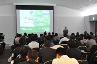 【IAAE12】先駆企業が講演…自動車補修用水性塗料 画像
