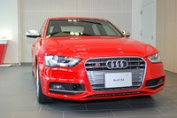 【アウディ A4 改良新型】フロントデザイン改良 画像