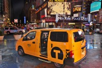 国内初のユニバーサルデザインタクシー、日産 NV200バネット 画像