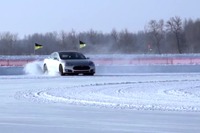 テスラの4ドアEVスポーツ、モデルS…ウインターテスト［動画］ 画像