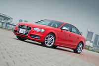 【アウディ S4 改良新型】333ps、44.9kg［写真蔵］ 画像