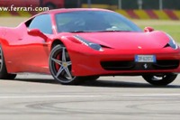 フェラーリ 458イタリア、Facebookファンに感謝［動画］ 画像